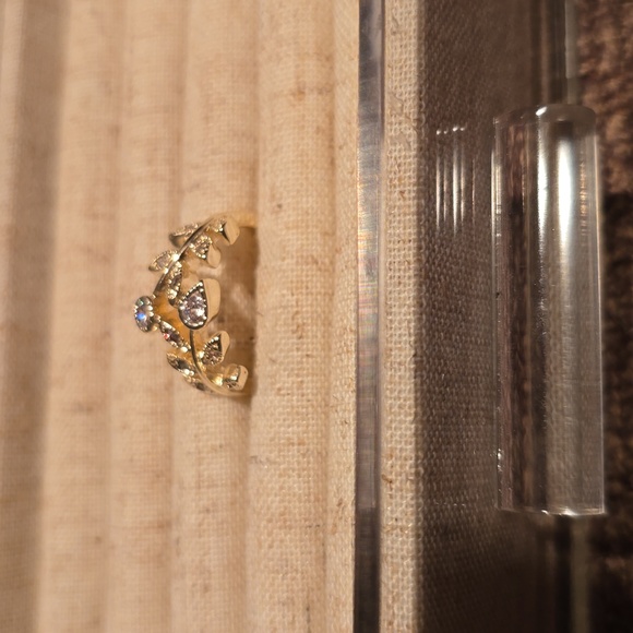 FASHION JEWELRY SILVERTONE & GOLDTONE FLORAL RING SIZE 7 - Picture 7 of 12